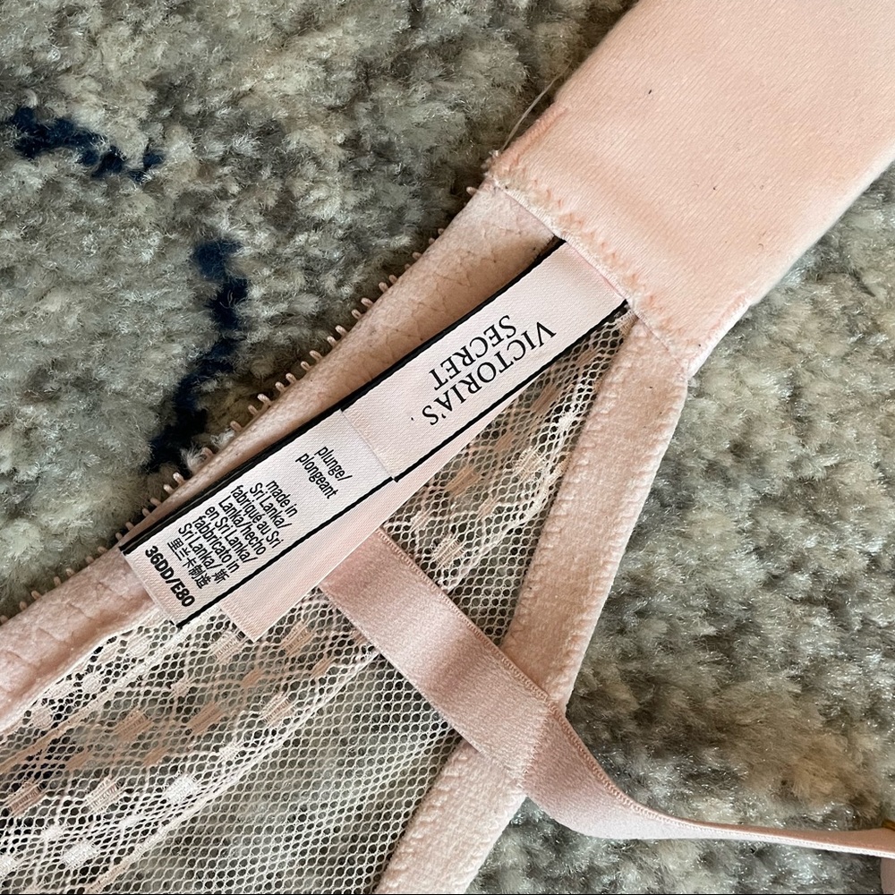 VS Plunge Bra - Picture 4 of 4